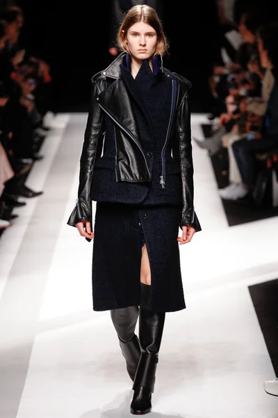Look 12